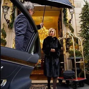 Hotel The Queen Airport Hotel-round Trip Airport Service ****
